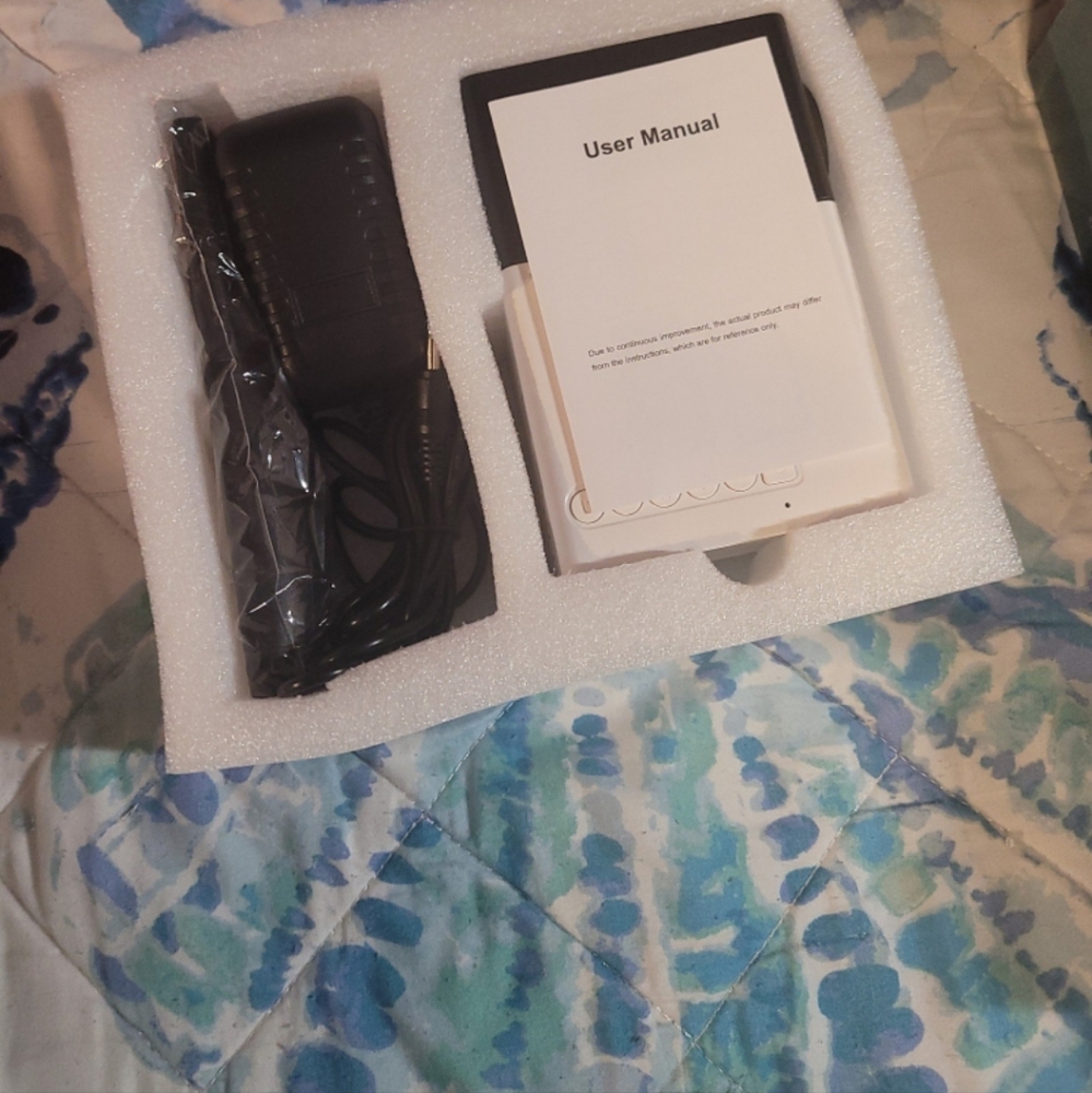 LED Projector - Picture 10 of 11